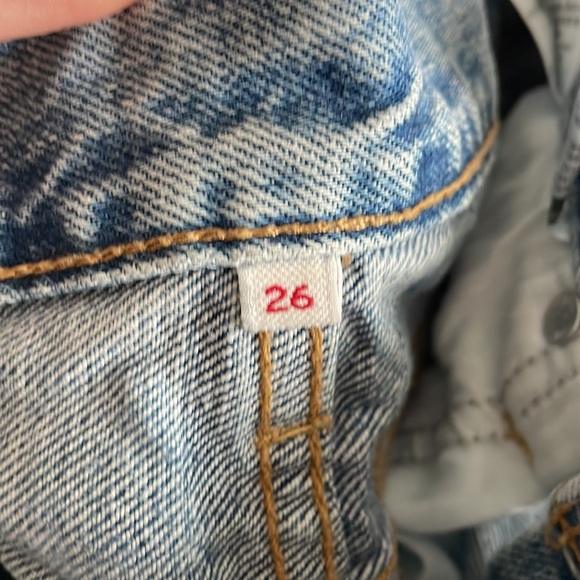 Levi Distressed Jean size 26 - Picture 4 of 4